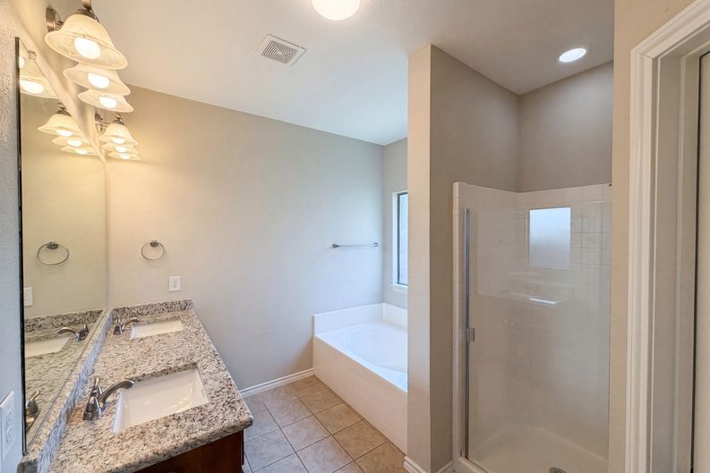 Photo 11 of 20 of 1205 Kachina Ln, Haslet, TX