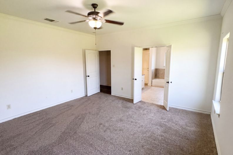 Photo 4 of 27 of 8809 10th St, Lubbock, TX
