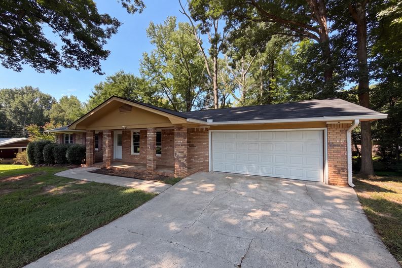 Photo 18 of 26 of 1653 E Kellogg Cir, Douglasville, GA
