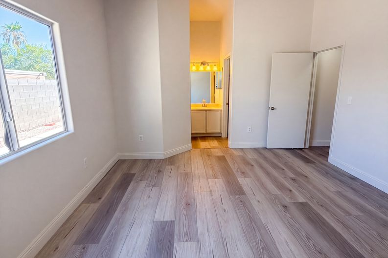 Photo 10 of 33 of 5222 Jewel Canyon Dr, Las Vegas, NV