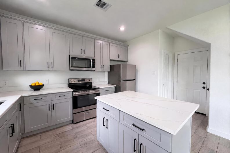 Photo 9 of 20 of 6711 Rowell Ct, Missouri City, TX