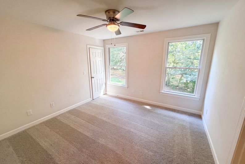 Photo 19 of 33 of 10124 Windtree Ln, Charlotte, NC