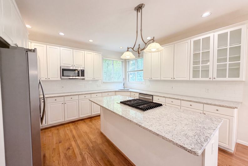 Photo 4 of 45 of 6667 Miami Woods Dr, Loveland, OH