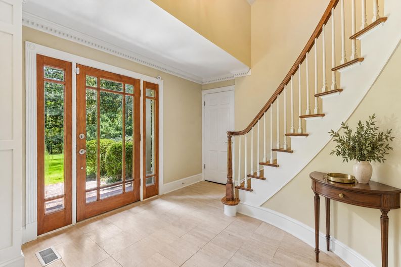 Photo 35 of 87 of 3135 Spalding Dr, Sandy Springs, GA