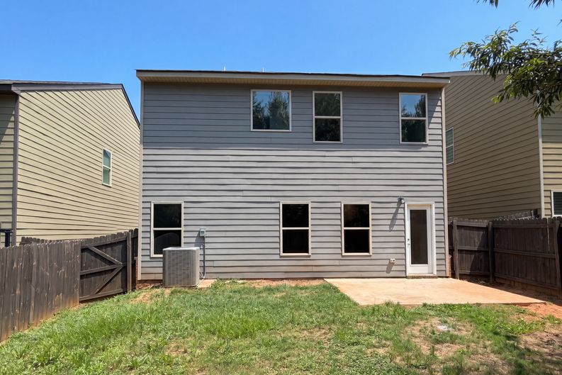 Photo 5 of 26 of 5053 Pioneer Pkwy, McDonough, GA