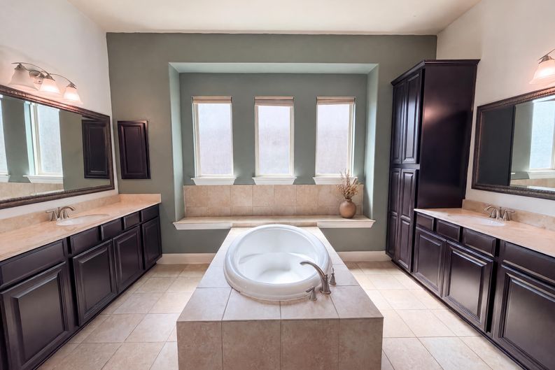 Photo 13 of 21 of 122 Bluehaw Dr, Georgetown, TX