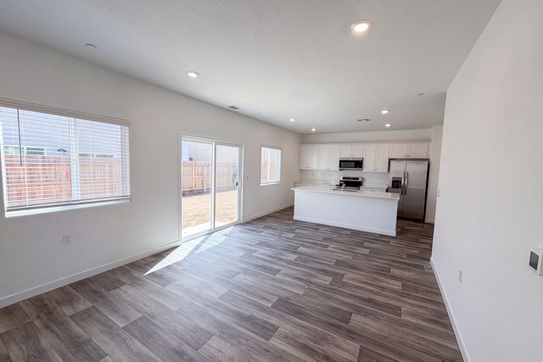 Photo 3 of 17 of 4496 Bellaire Ave, Clovis, CA