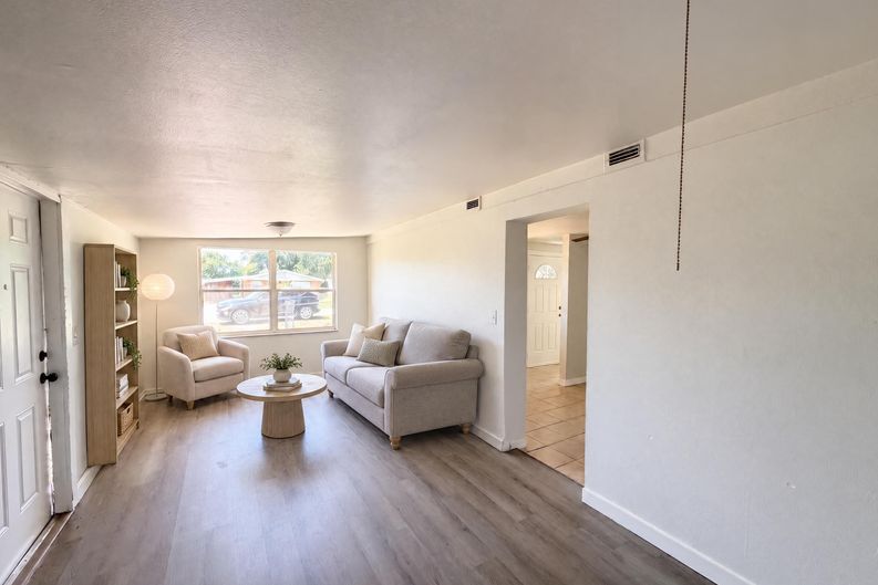 Photo 10 of 17 of 2213 Bouyer St, Lake Wales, FL