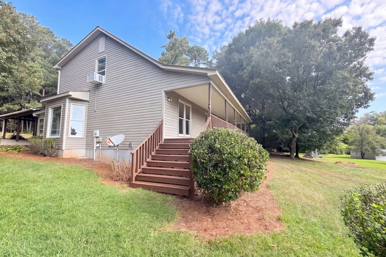 Photo 18 of 21 of 3802 Claude Brewer Rd, Loganville, GA