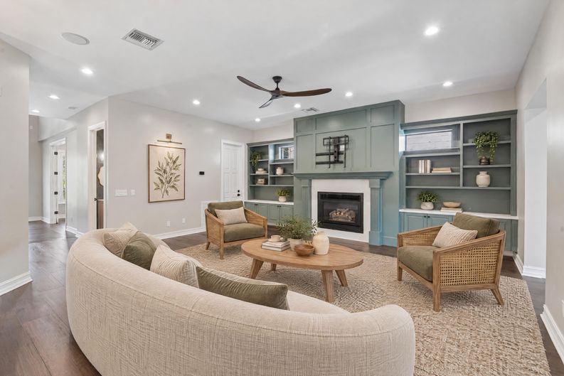 Photo 4 of 62 of 5105 W Neptune Way, Tampa, FL