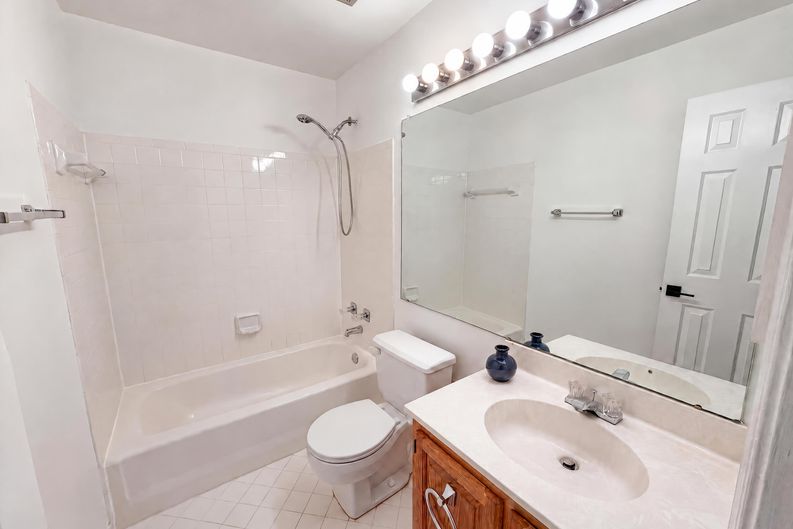Photo 17 of 27 of 8509 Ivoryton Way, Montgomery Village, MD