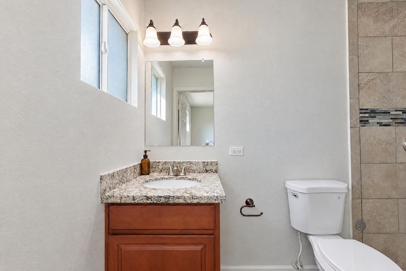 Photo 12 of 21 of 2221 W Altadena Ave, Phoenix, AZ