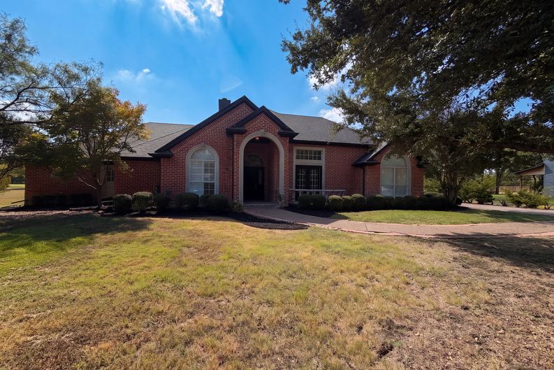 Photo 21 of 22 of 2836 S Lakeview Dr, Cedar Hill, TX