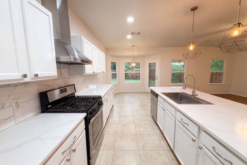 Photo 6 of 15 of 509 Paso Fino Trl, Cedar Park, TX