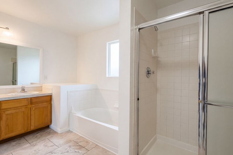 Photo 13 of 28 of 4098 La Junta Dr, Loveland, CO