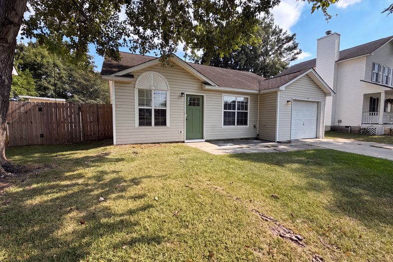 Photo 16 of 18 of 218 Persimmon Cir, Goose Creek, SC