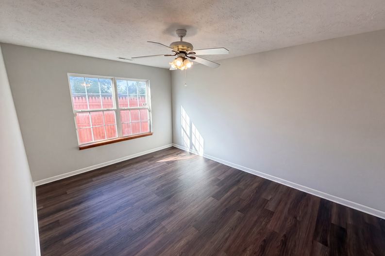 Photo 15 of 20 of 2027 Ferdinand Ct, Indianapolis, IN