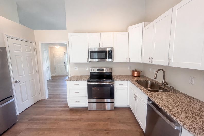 Photo 6 of 17 of 2110 Carlisle Way, High Point, NC