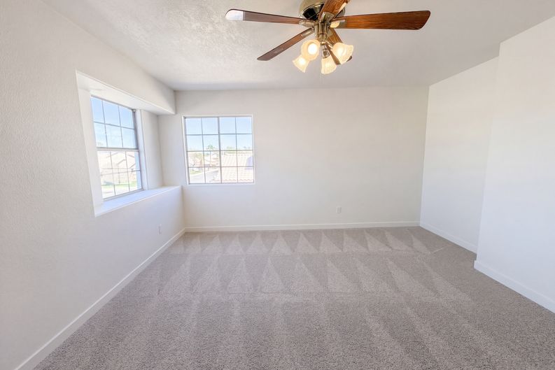 Photo 24 of 41 of 1917 Altivo Dr, Henderson, NV