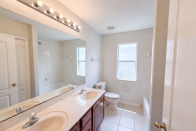 Photo 11 of 39 of 12706 Grovehurst Ave, Winter Garden, FL