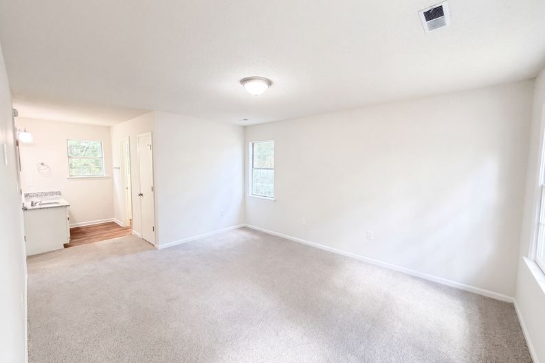 Photo 5 of 24 of 8431 Mission Hills Rd, Charlotte, NC