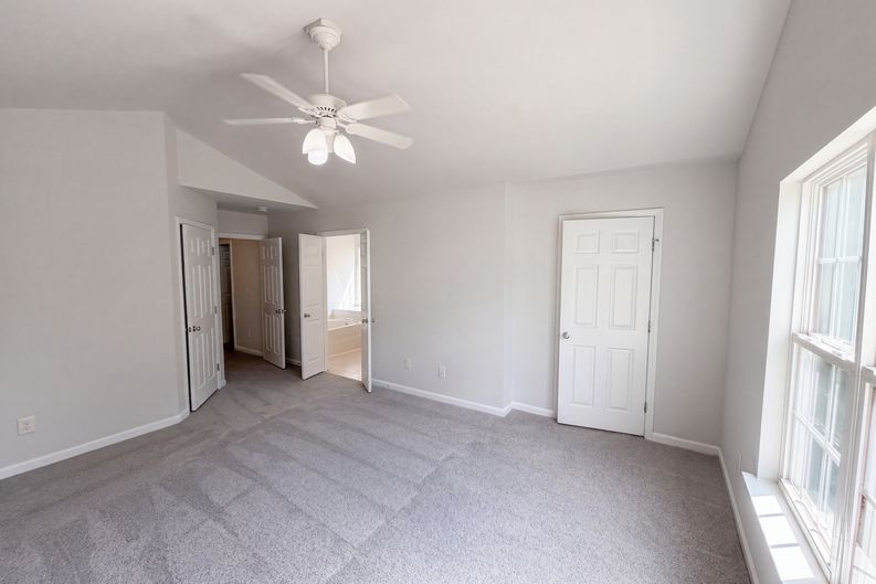 Photo 3 of 18 of 8408 Aztec Dawn Ct, Raleigh, NC