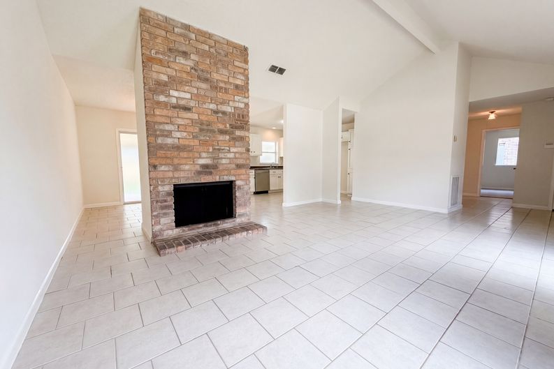 Photo 3 of 19 of 21403 Park Bishop Dr, Katy, TX