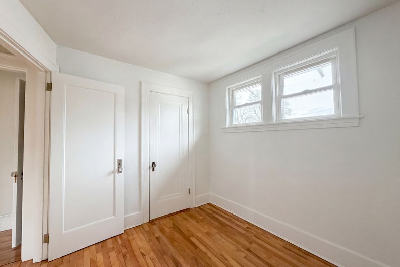 Photo 11 of 18 of 10 Perrot St, Worcester, MA