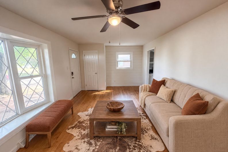 Photo 9 of 18 of 509 Greenbriar Rd, Greensboro, NC