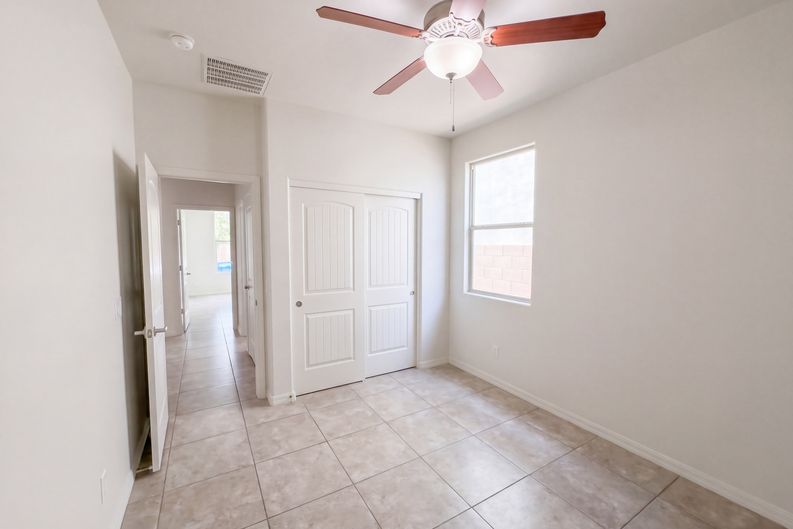 Photo 17 of 31 of 2518 E Fawn Dr, Phoenix, AZ