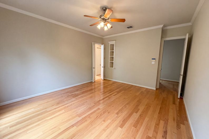Photo 7 of 29 of 1309 Winding Brook Dr, Garland, TX