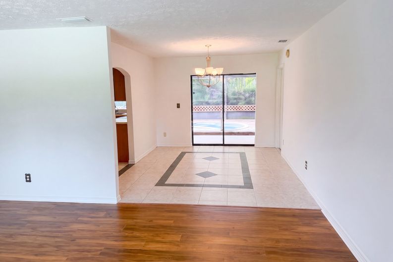 Photo 12 of 30 of 3123 SE Quanset Cir, Stuart, FL