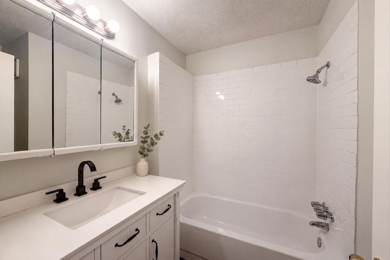 Photo 9 of 21 of 7511 Orient Ave, Kansas City, KS