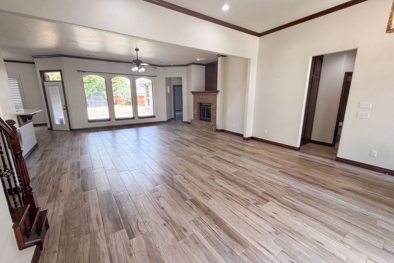 Photo 17 of 25 of 1017 W Camellia Way, Mustang, OK