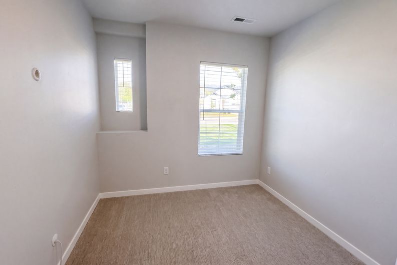 Photo 9 of 22 of 4998 W Thornapple Dr, Meridian, ID