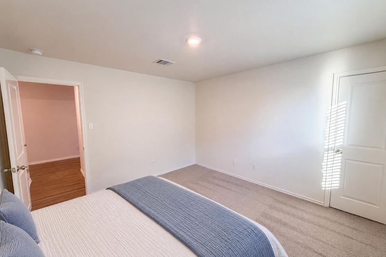 Photo 16 of 28 of 300 Arnage Dr, Hutto, TX