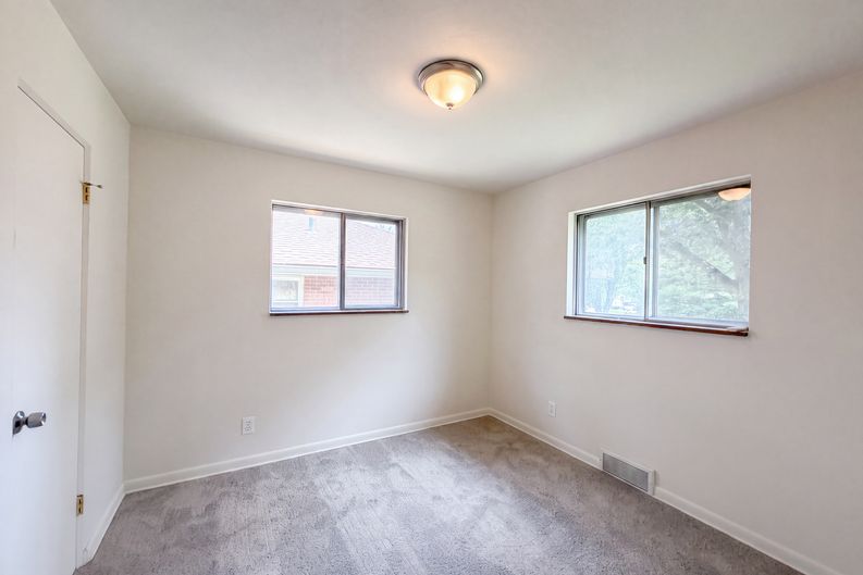 Photo 11 of 18 of 8606 Vasel Ave, Saint Louis, MO