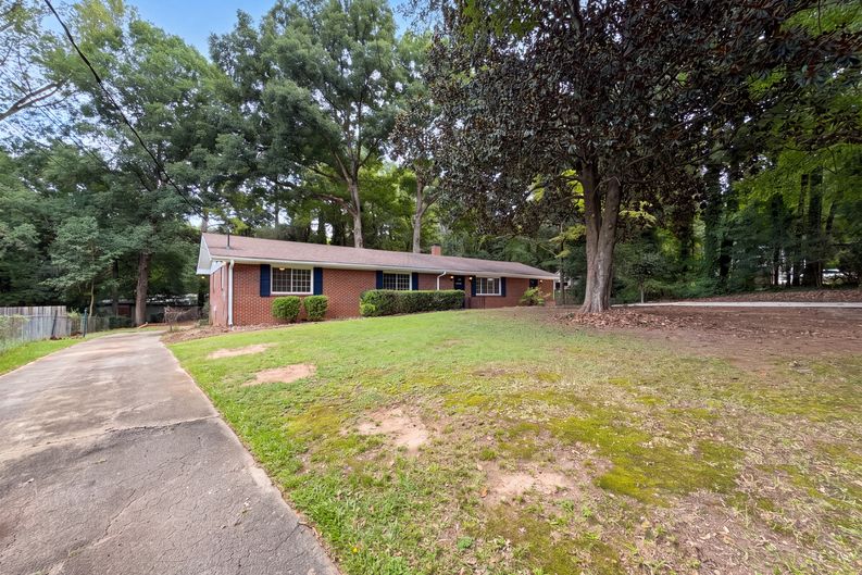 Photo 22 of 24 of 210 Pinewood Ln, Stockbridge, GA