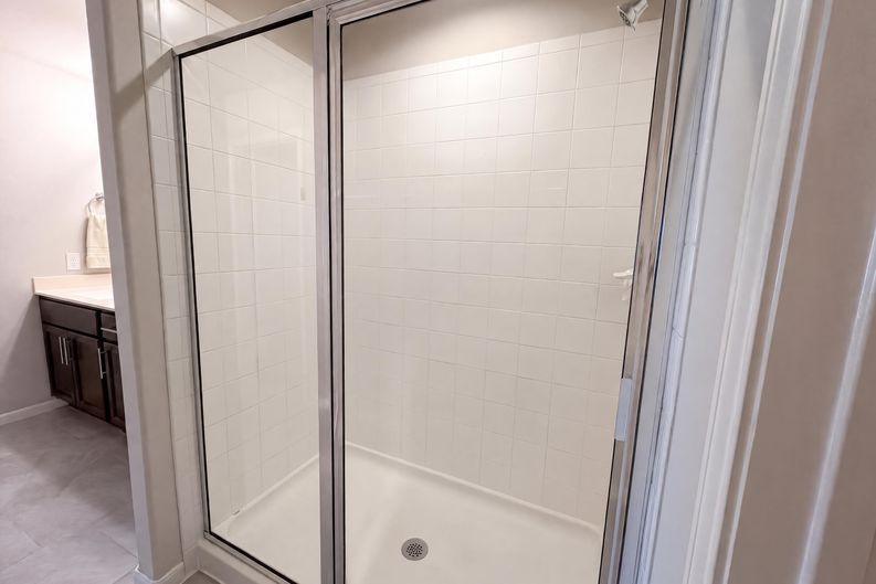 Photo 9 of 24 of 8322 Oakleaf Meadow Ct, Rosharon, TX