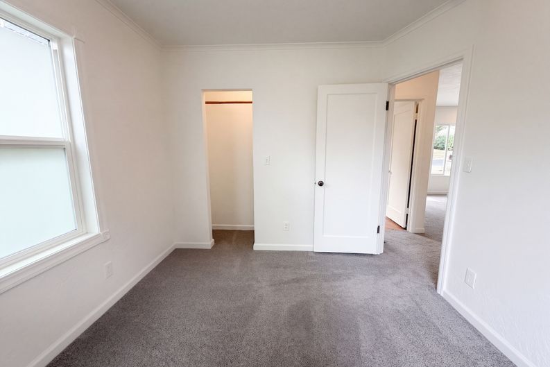 Photo 8 of 16 of 12730 SE 25th Ave, Portland, OR