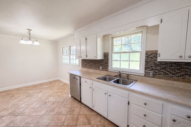Photo 6 of 15 of 3907 Alameda St, Durham, NC
