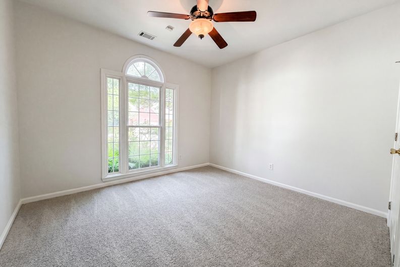 Photo 9 of 24 of 1900 Stone Brook Ln, Birmingham, AL