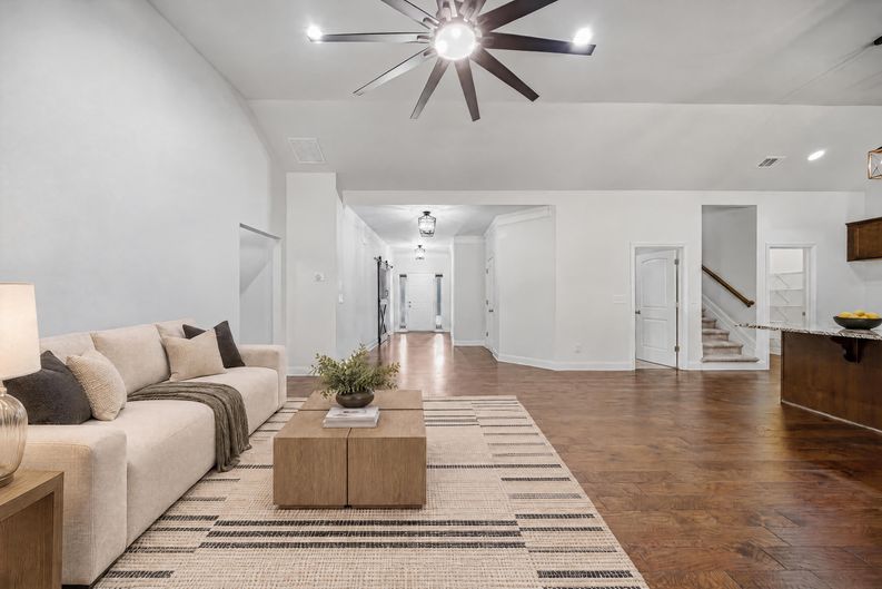 Photo 9 of 25 of 6372 Spring Cove Dr, Flowery Branch, GA
