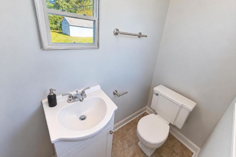 Photo 10 of 17 of 2138 Reeves Rd, Lancaster, SC