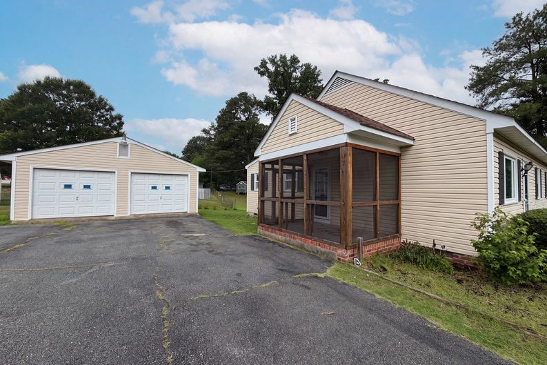 Photo 16 of 17 of 7397 Shady Grove Rd, Mechanicsville, VA