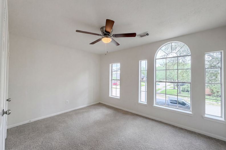 Photo 4 of 33 of 3106 Forrester Dr, Pearland, TX