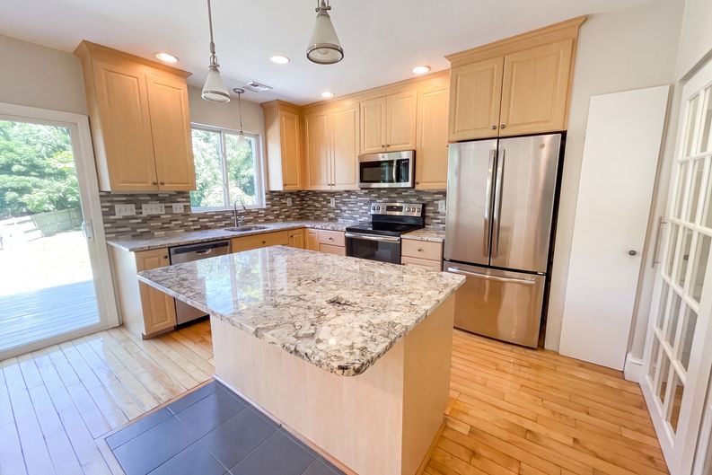 Photo 8 of 41 of 661 Main St, Millis, MA