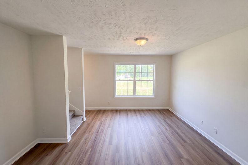 Photo 6 of 15 of 305 Shadow Dr, Shelbyville, TN