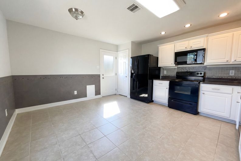 Photo 8 of 16 of 7015 Rosebud Hollow Ln, Richmond, TX