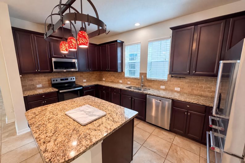 Photo 7 of 39 of 8231 Laureate Blvd, Orlando, FL